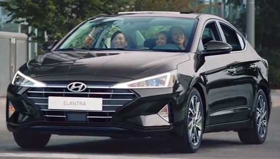 Hyundai Elantra Commercial