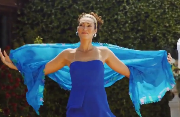 SKYRIZI Commercial - Woman in blue dress