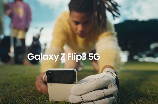 Samsung Galaxy Z Flip3 5G Guy Playing Golf Commercial