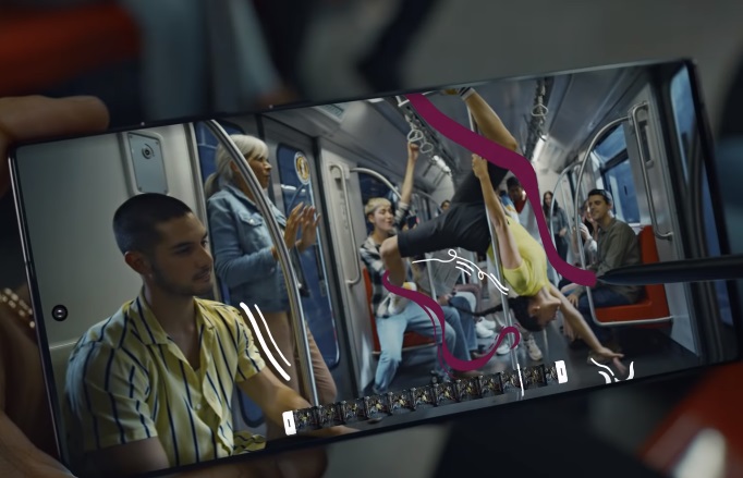 Samsung Galaxy S22 Ultra S Pen Creation Commercial - Feat. Woman Filming Dancer on Subway