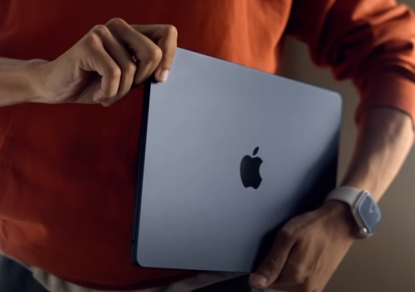 Apple New MacBook Air Commercial