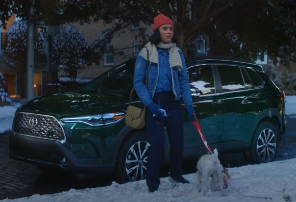 Toyota Christmas Let's Spread Kindness Commercial Actress - Girl With Dog