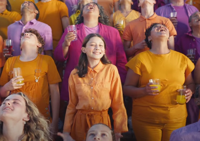 Robinsons Get Thirsty Advert Song - Feat. People Gargling & Girl Singing "Girl on Fire"